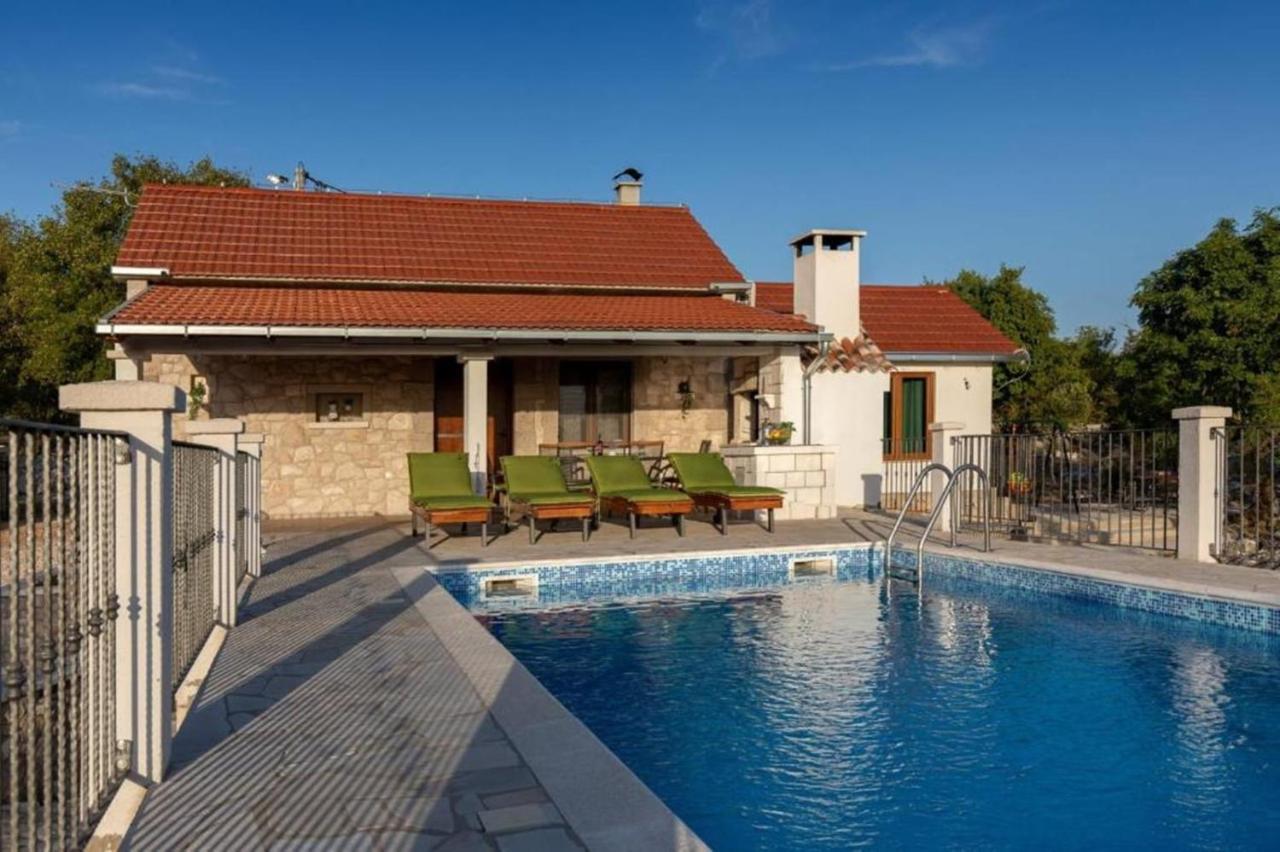 Villa Menalo 内乌姆 外观 照片